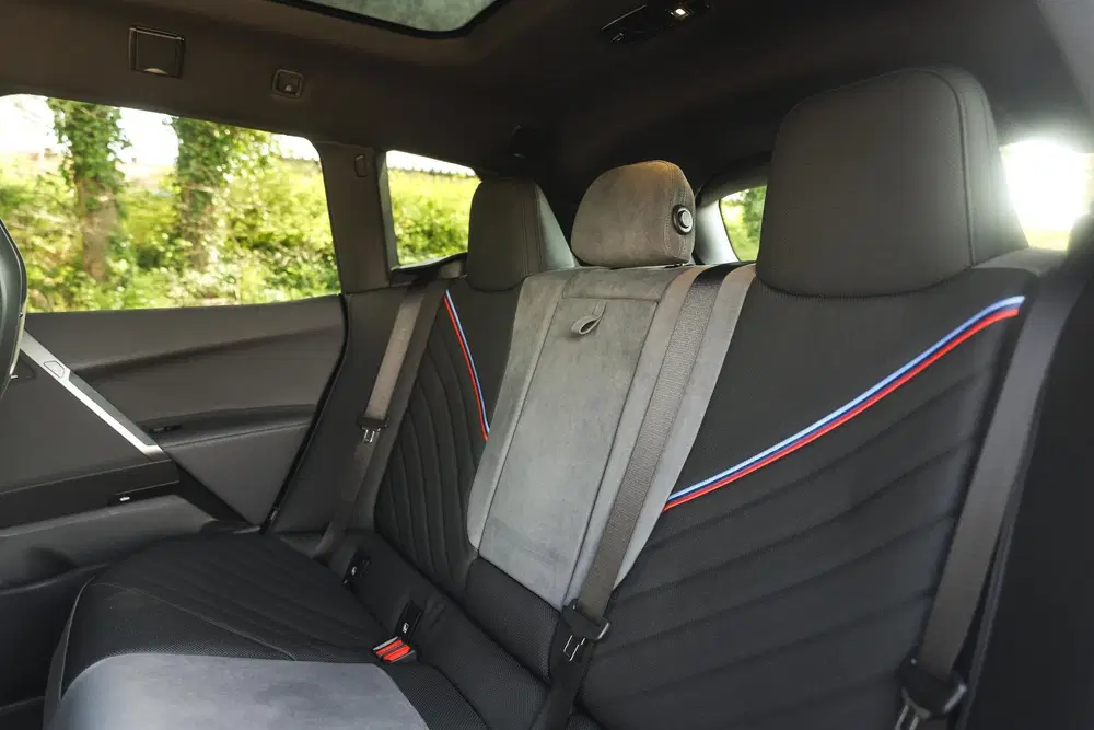 BMW iX xDrive60 M Sport uit 2025, foto 11