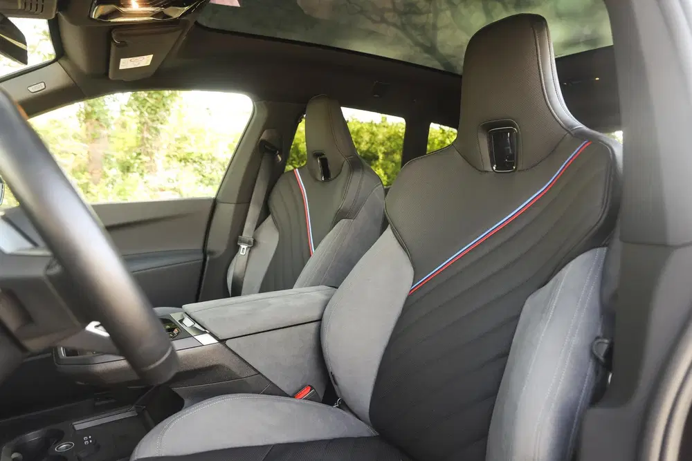 BMW iX xDrive60 M Sport uit 2025, foto 13