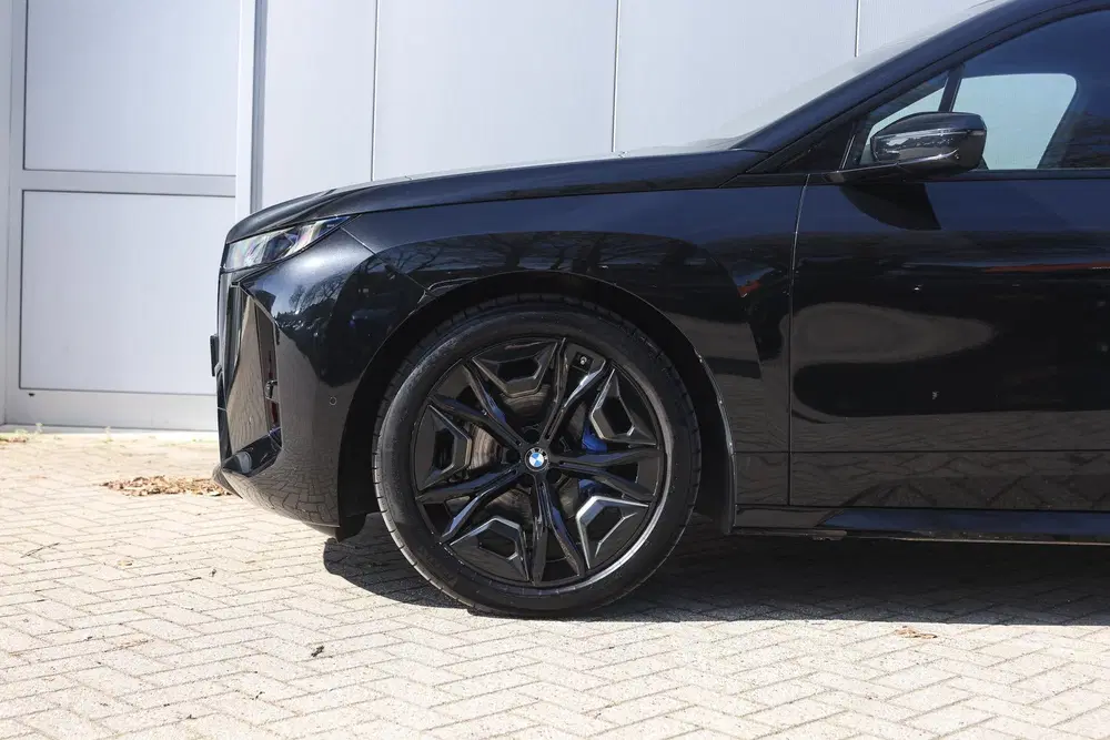 BMW iX xDrive60 M Sport uit 2025, foto 4