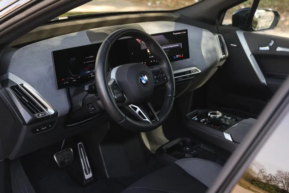BMW iX xDrive60 M Sport uit 2025, foto 9