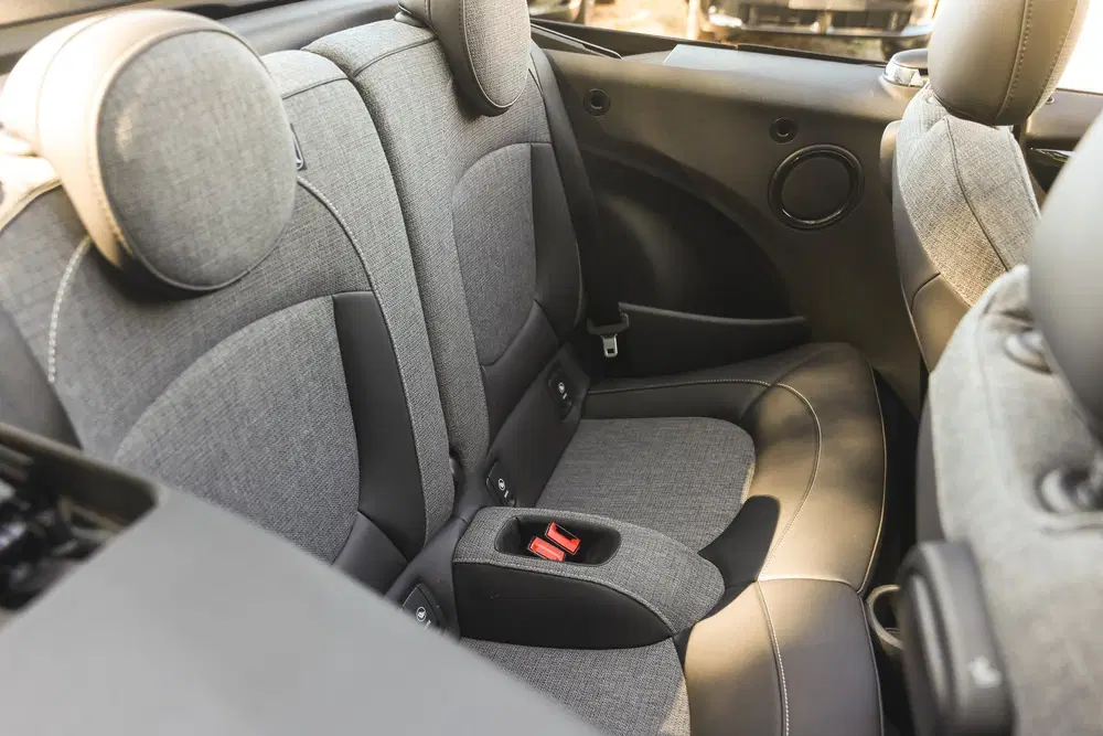 Mini Cabrio Cooper S Classic Automaat uit 2023, foto 10