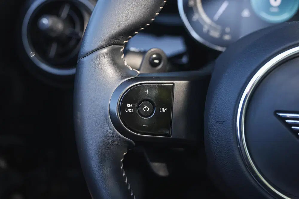 Mini Cabrio Cooper S Classic Automaat uit 2023, foto 12
