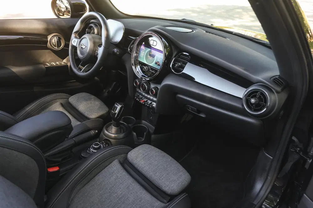 Mini Cabrio Cooper S Classic Automaat uit 2023, foto 9