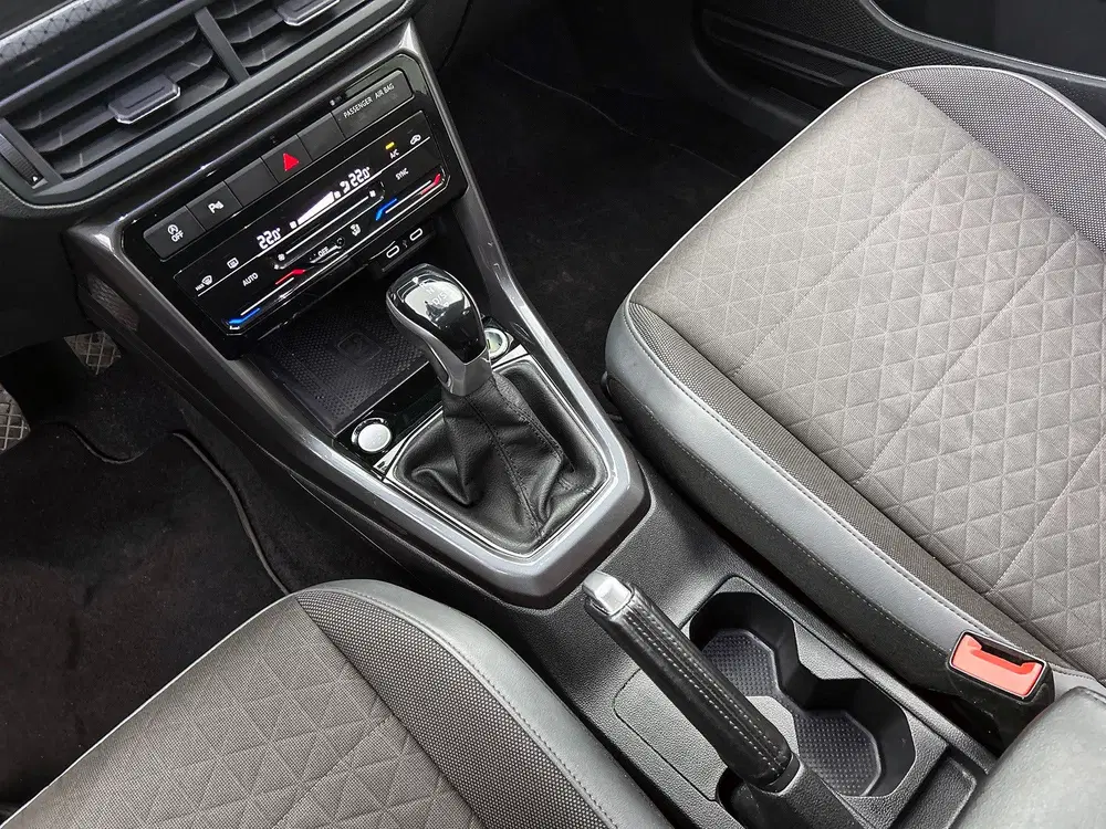 Volkswagen T-Cross 1.0 TSI R-Line uit 2022, foto 15