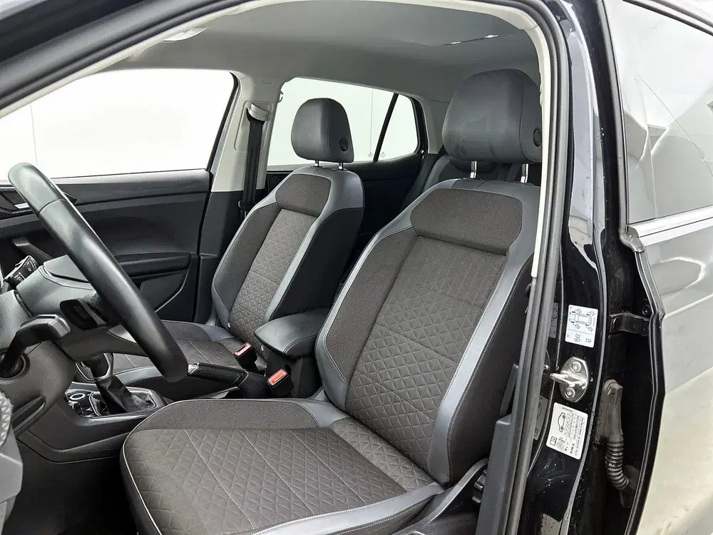 Volkswagen T-Cross 1.0 TSI R-Line uit 2022, foto 5