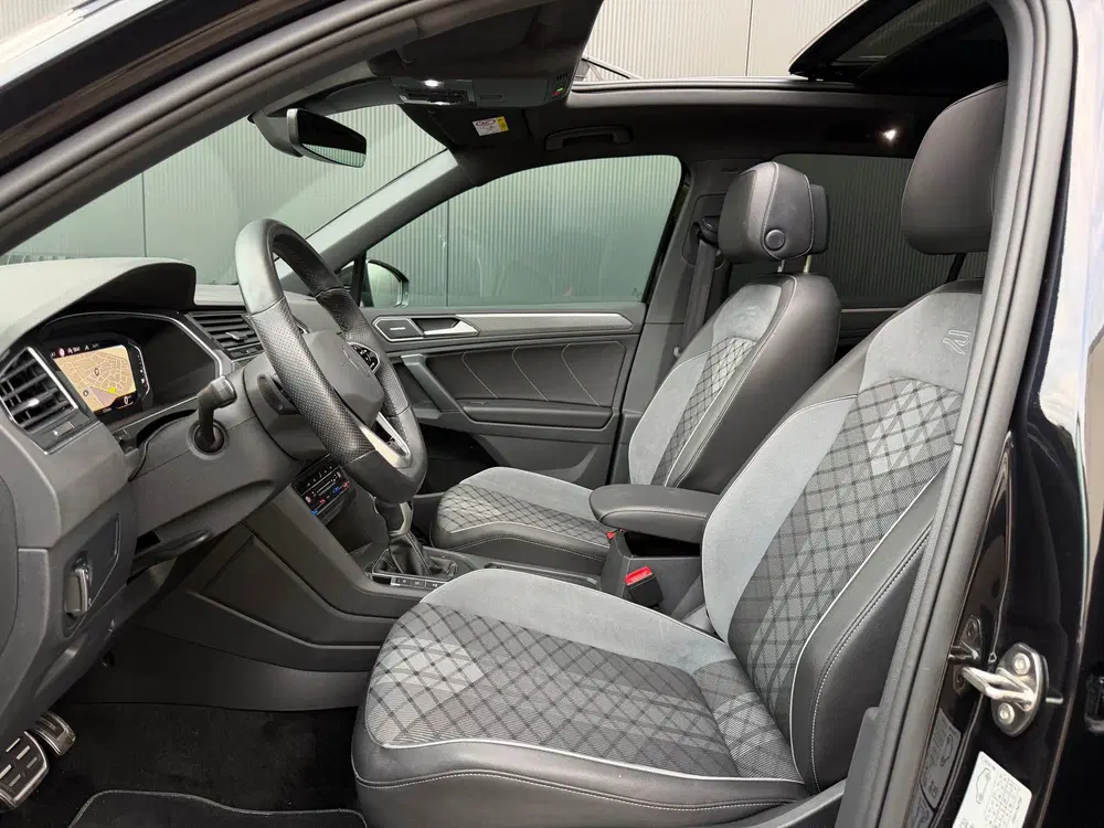 Volkswagen Tiguan 1.5 TSI R-Line Blackstyle uit 2022, foto 12