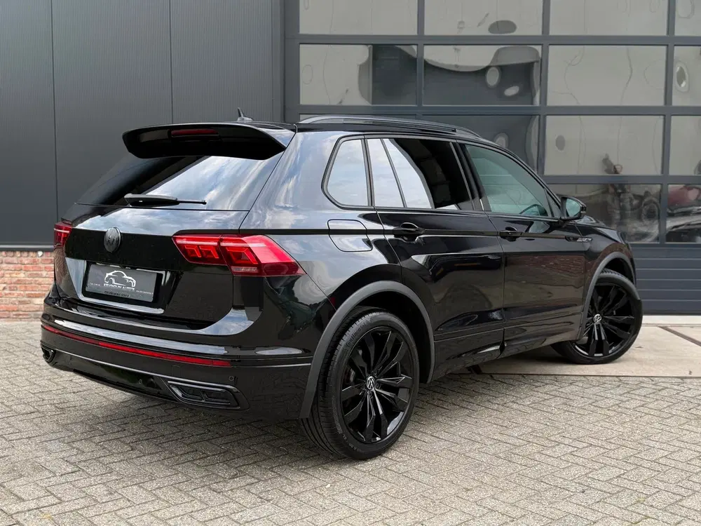 Volkswagen Tiguan 1.5 TSI R-Line Blackstyle uit 2022, foto 5