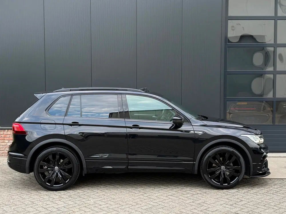 Volkswagen Tiguan 1.5 TSI R-Line Blackstyle uit 2022, foto 7