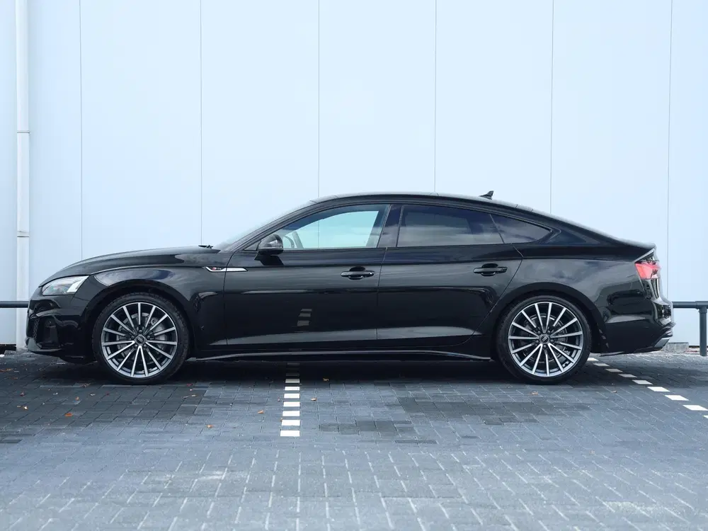 Audi A5 40 TFSI S edition Competition uit 2024, foto 11