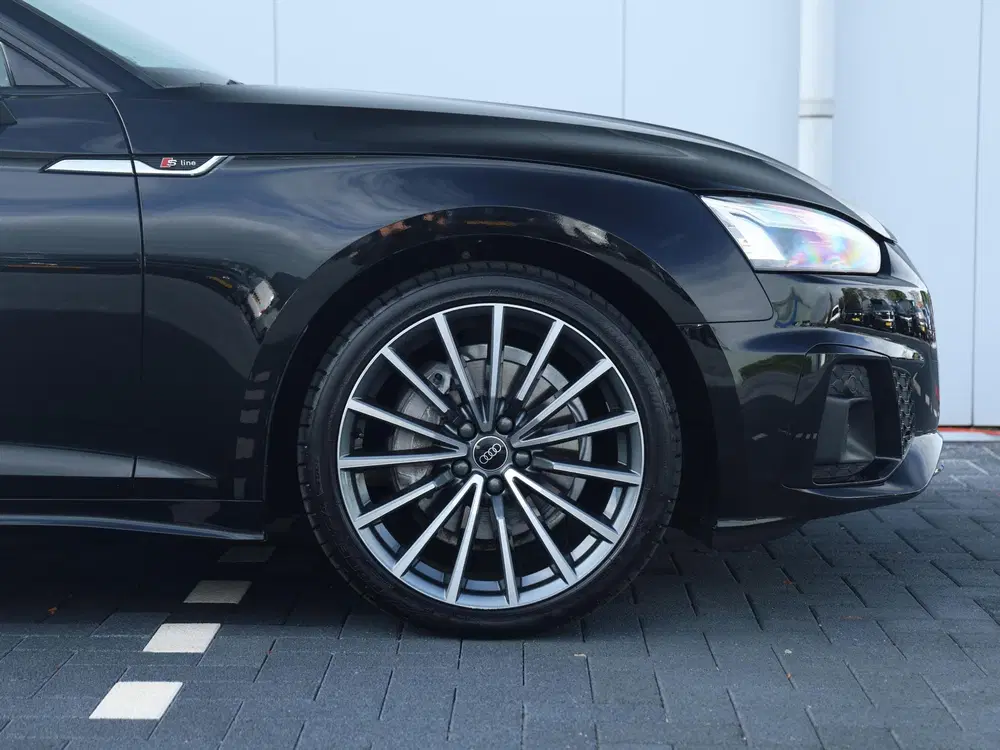Audi A5 40 TFSI S edition Competition uit 2024, foto 15