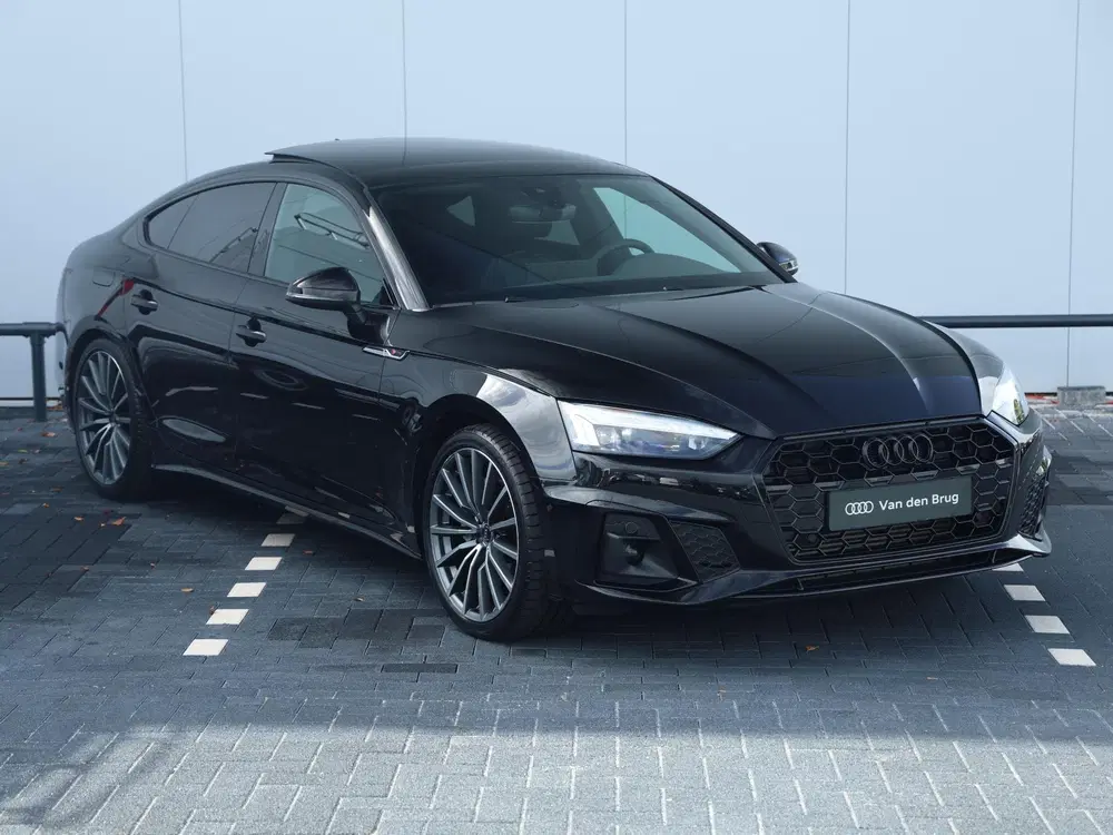 Audi A5 40 TFSI S edition Competition uit 2024, foto 3