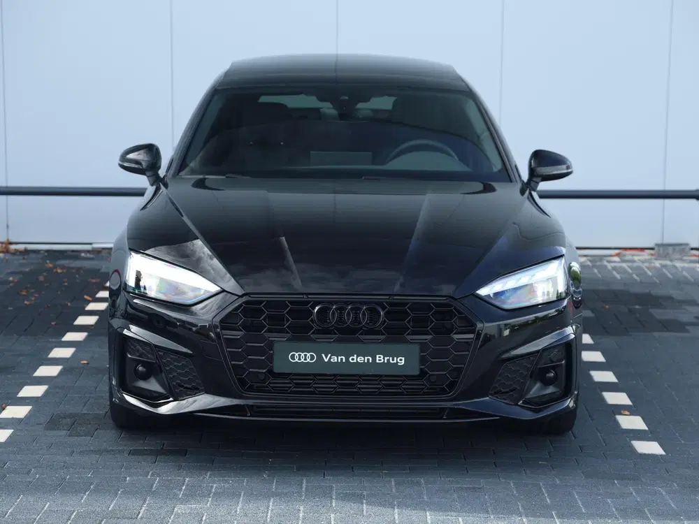 Audi A5 40 TFSI S edition Competition uit 2024, foto 4