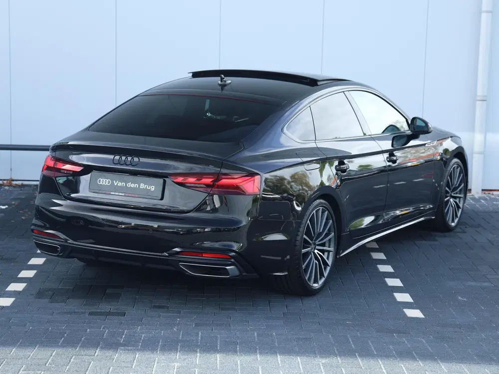 Audi A5 40 TFSI S edition Competition uit 2024, foto 5