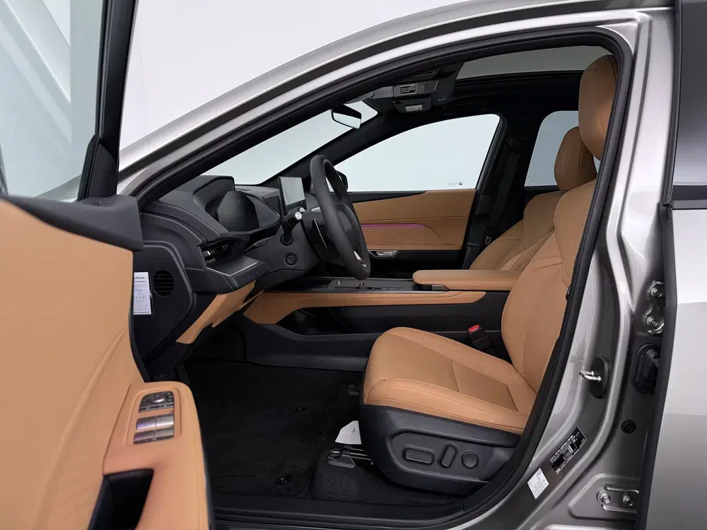 Lexus ES 350e Luxury Line uit 2026, foto 12