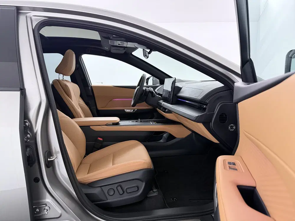 Lexus ES 350e Luxury Line uit 2026, foto 13