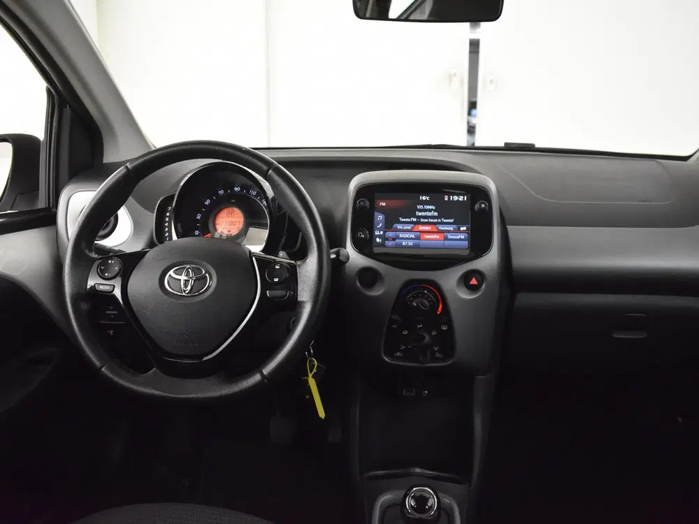 Toyota Aygo 1.0 VVT-i x-play uit 2020, foto 13