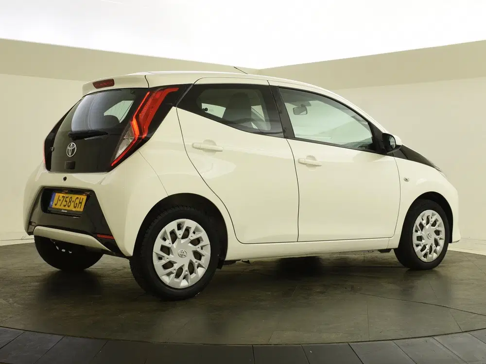 Toyota Aygo 1.0 VVT-i x-play uit 2020, foto 5