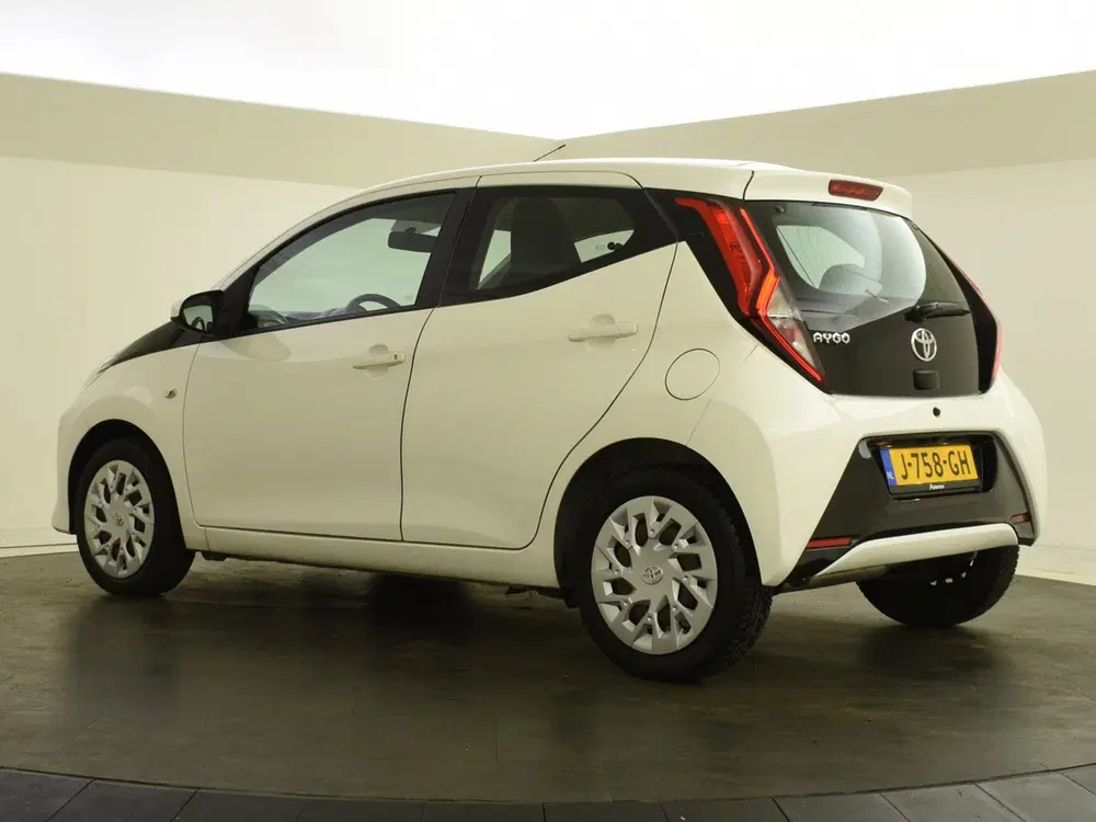Toyota Aygo 1.0 VVT-i x-play uit 2020, foto 6