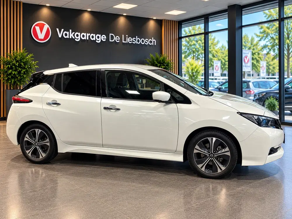Nissan Leaf N-Connecta 40 kWh uit 2022, foto 2