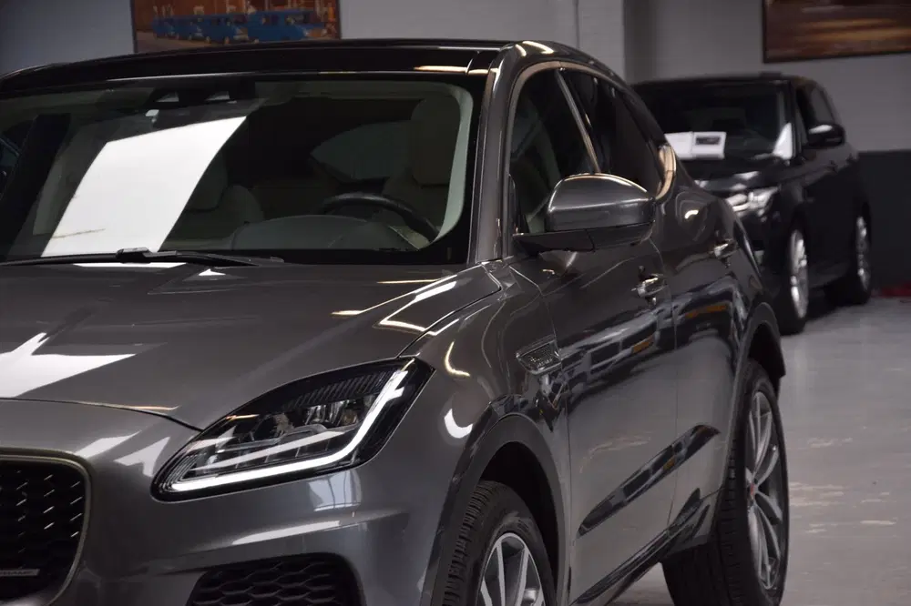 Jaguar E-Pace 2.0 D240 AWD R-Dynamic HSE Panoramadak uit 2019, foto 11