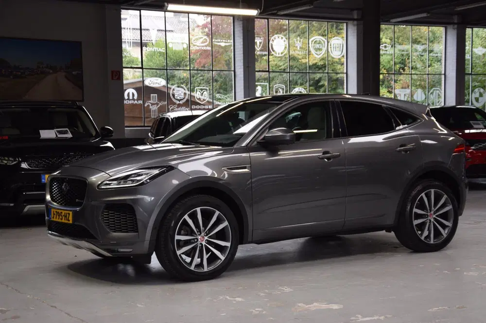 Jaguar E-Pace 2.0 D240 AWD R-Dynamic HSE Panoramadak uit 2019, foto 4