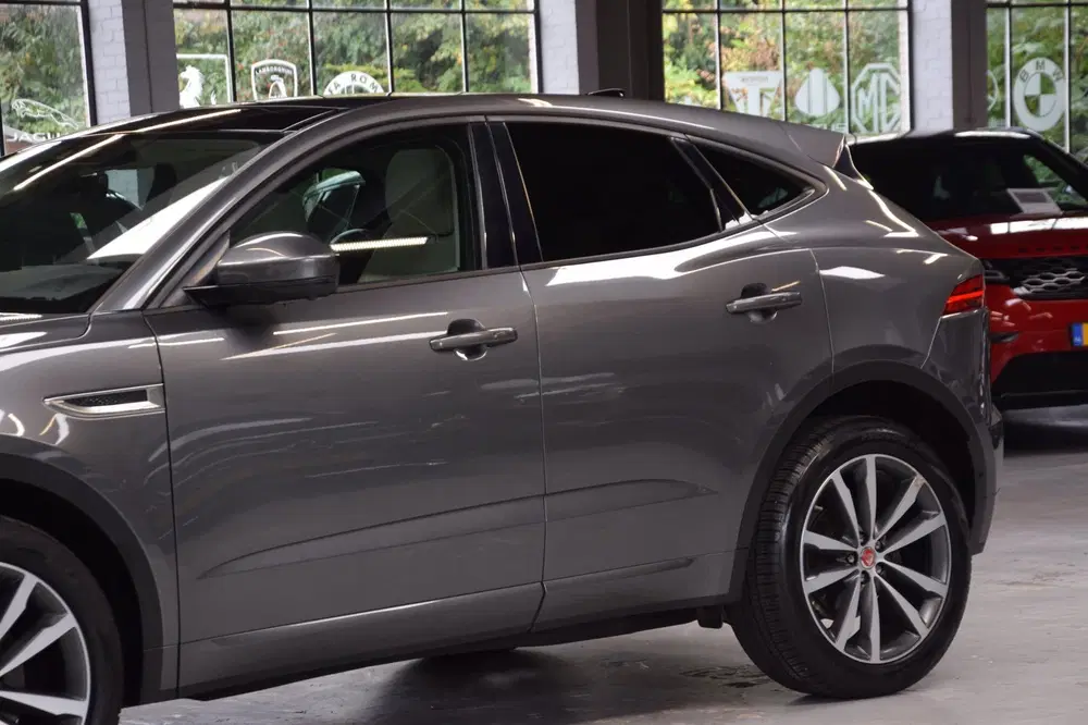 Jaguar E-Pace 2.0 D240 AWD R-Dynamic HSE Panoramadak uit 2019, foto 6