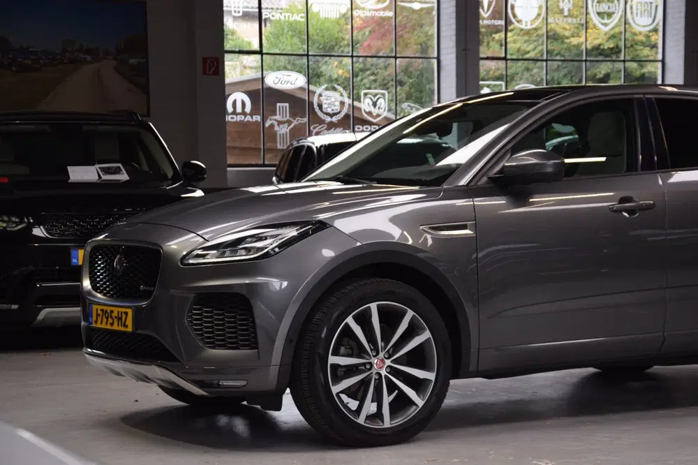Jaguar E-Pace 2.0 D240 AWD R-Dynamic HSE Panoramadak uit 2019, foto 8
