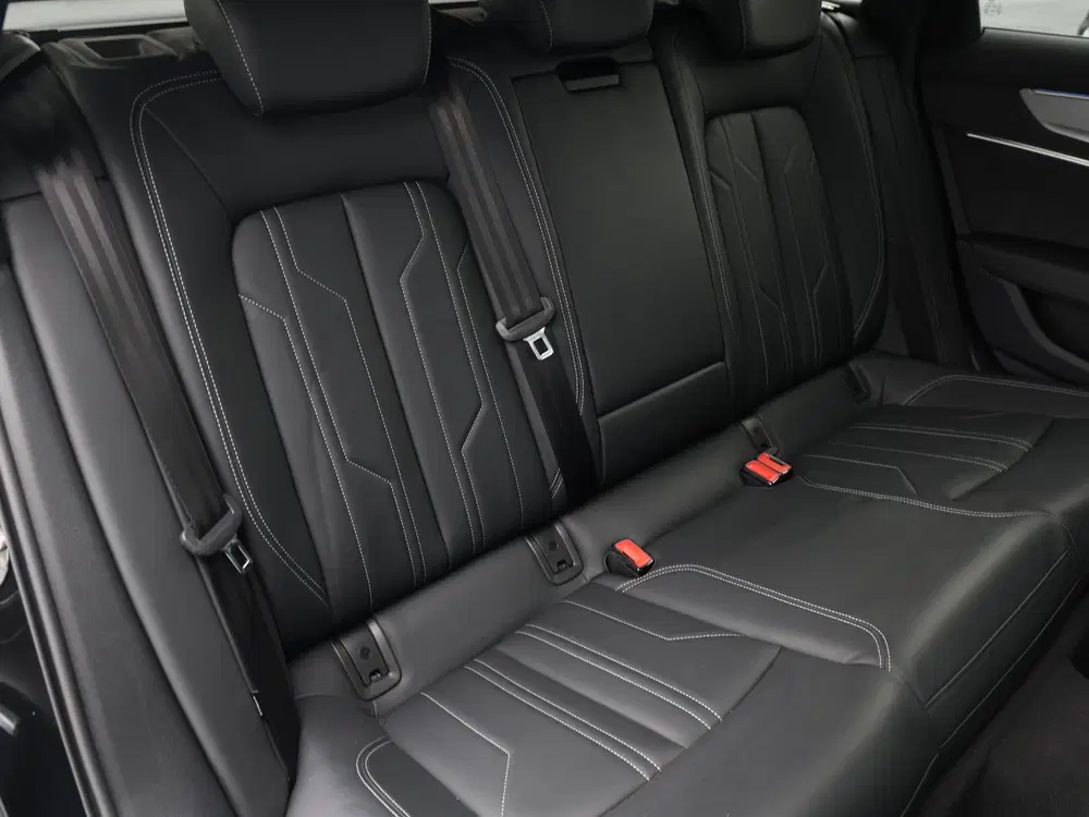 Audi A6 55 TFSI quattro S edition 340pk V6 uit 2022, foto 9