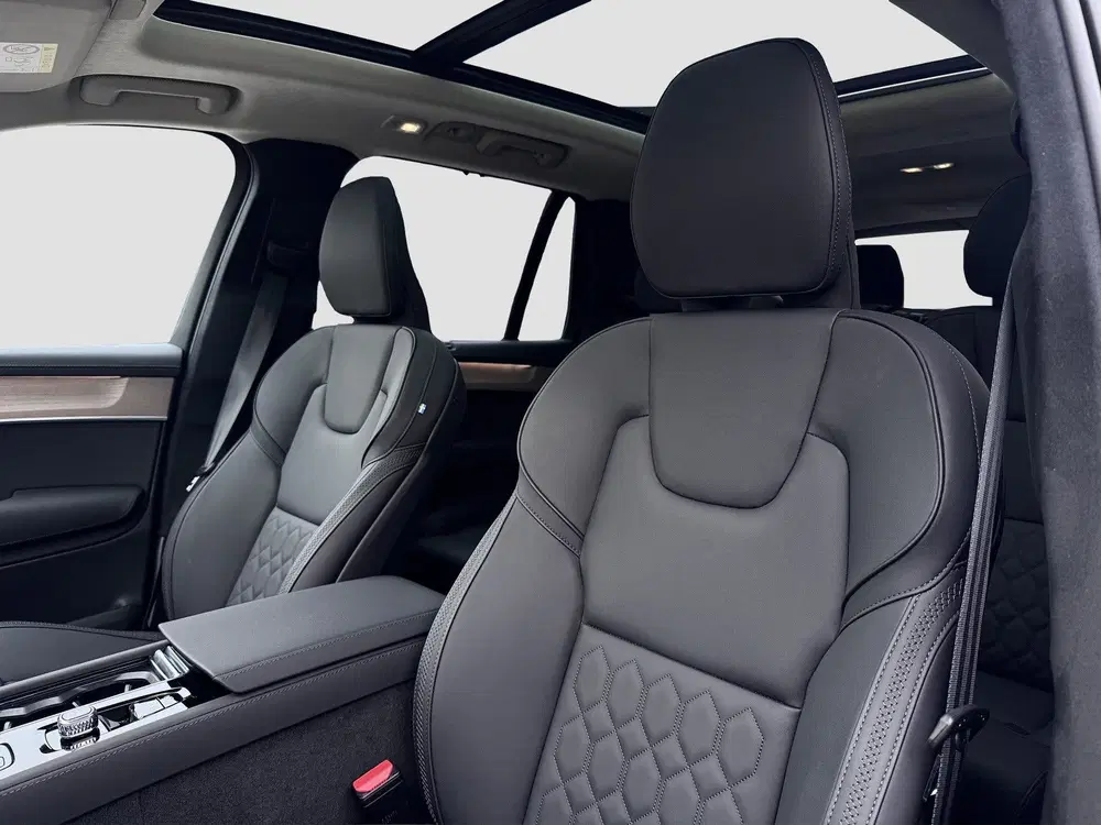 Volvo XC90 2.0 T8 Ultra Dark uit 2025, foto 3