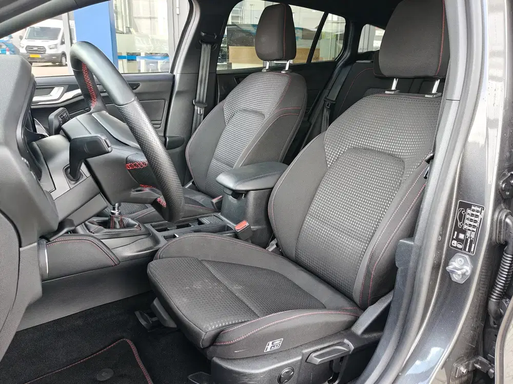 Ford Focus 1.0 EcoBoost Hybrid ST Line X uit 2024, foto 15