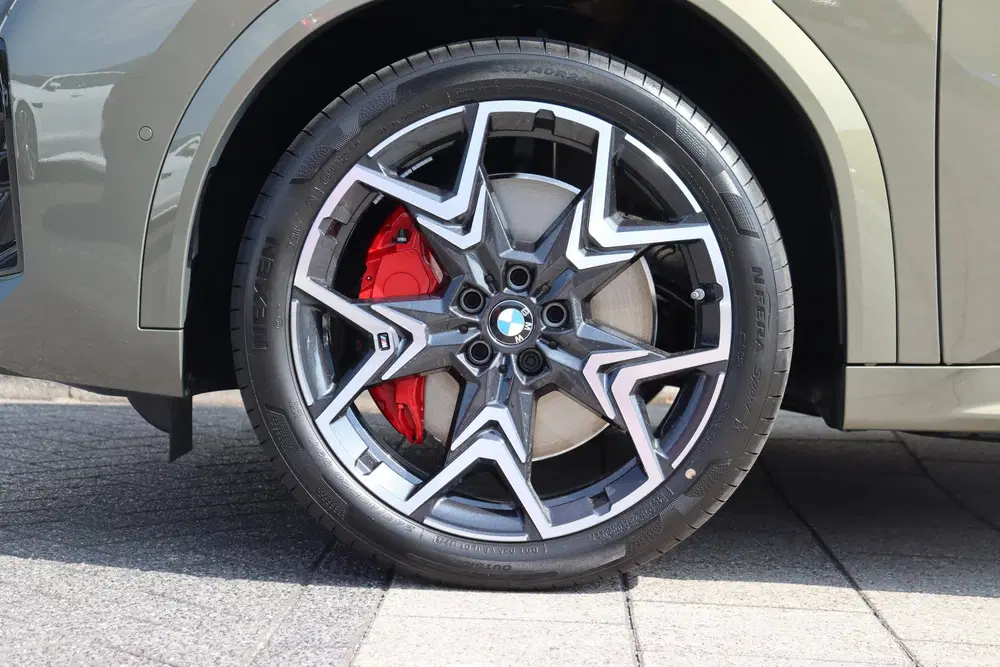 BMW iX2 eDrive20 M Sport uit 2026, foto 5