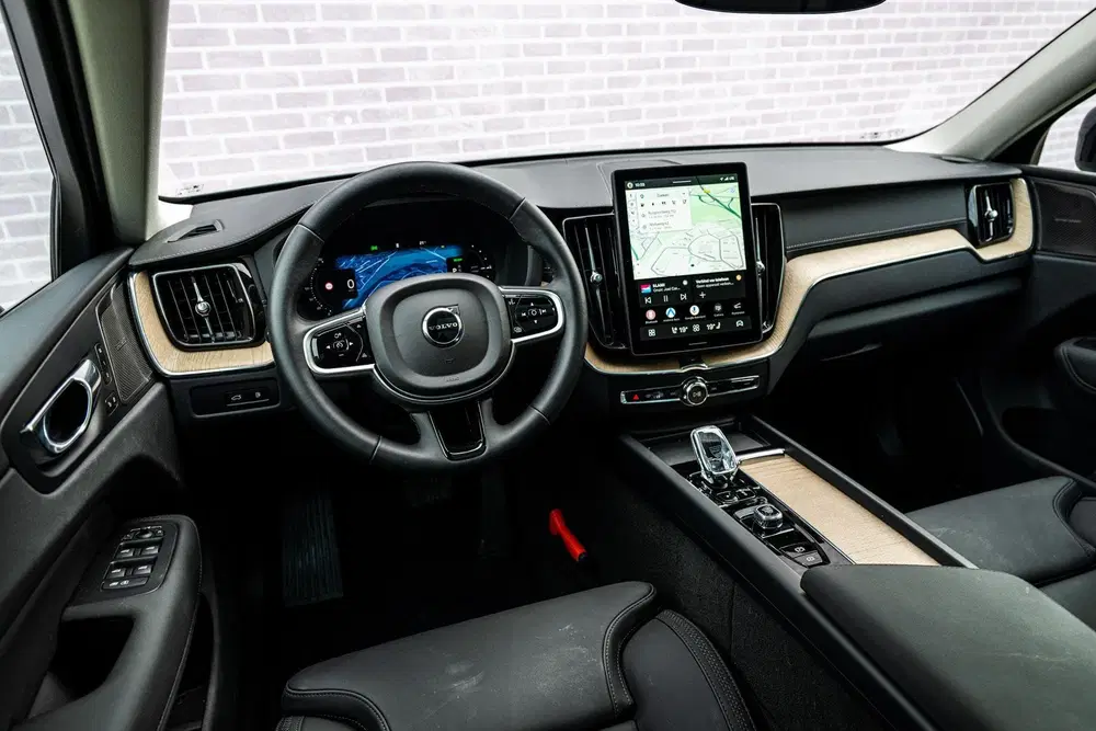 Volvo XC60 2.0 T6 Plug-in Hybrid AWD Ultra Dark uit 2026, foto 11