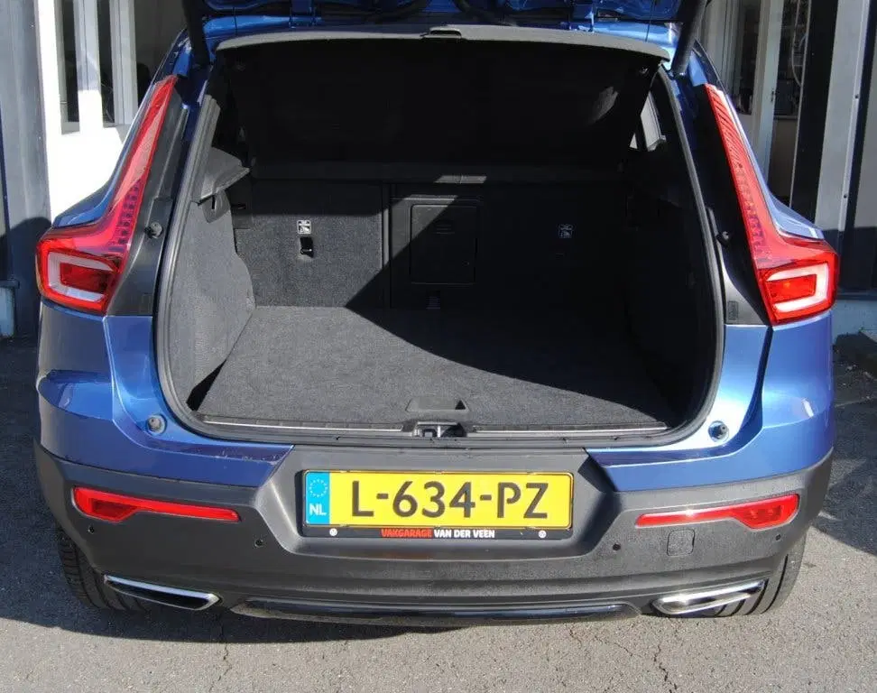 Volvo XC40 2.0 T4 AWD R-Design uit 2019, foto 15