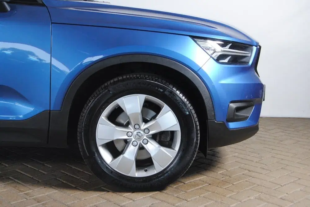 Volvo XC40 2.0 T4 AWD R-Design uit 2019, foto 4