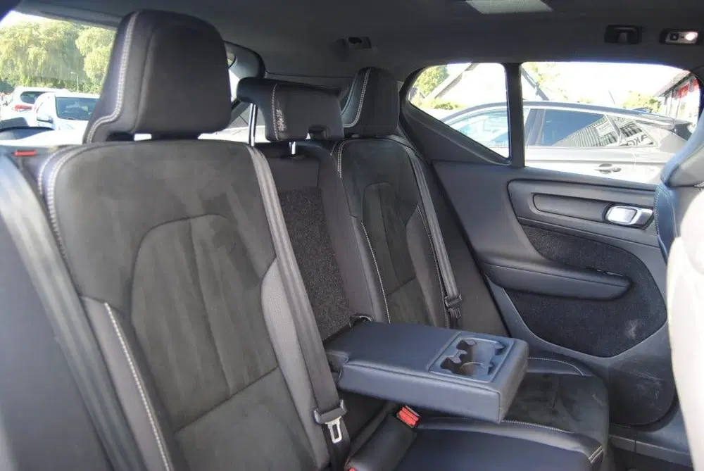 Volvo XC40 2.0 T4 AWD R-Design uit 2019, foto 8