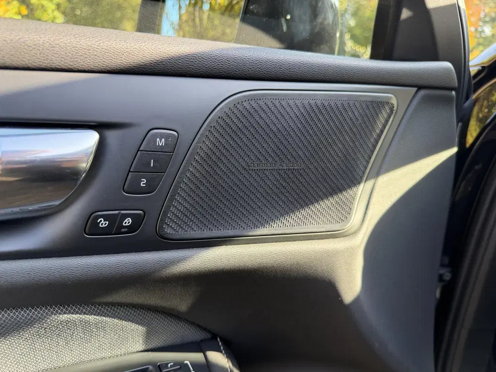 Volvo S60 2.0 T8 AWD Twin Engine R-Design uit 2020, foto 10