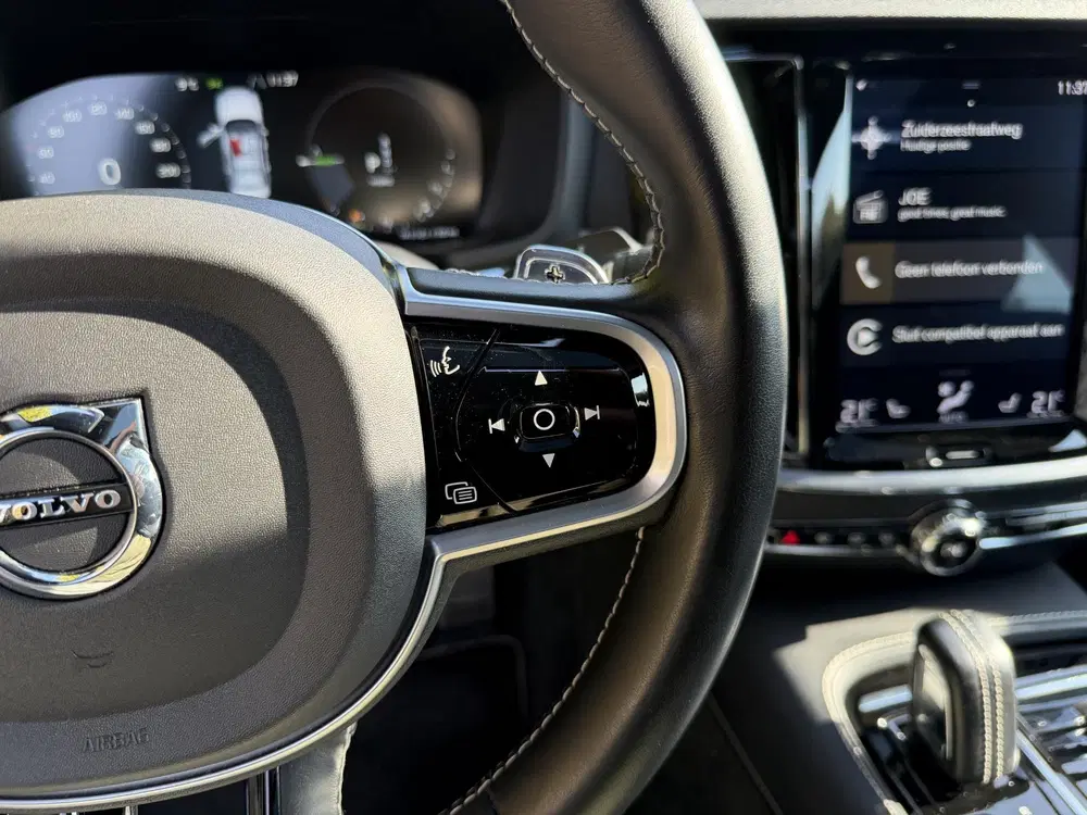 Volvo S60 2.0 T8 AWD Twin Engine R-Design uit 2020, foto 13