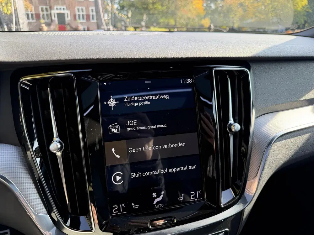 Volvo S60 2.0 T8 AWD Twin Engine R-Design uit 2020, foto 15