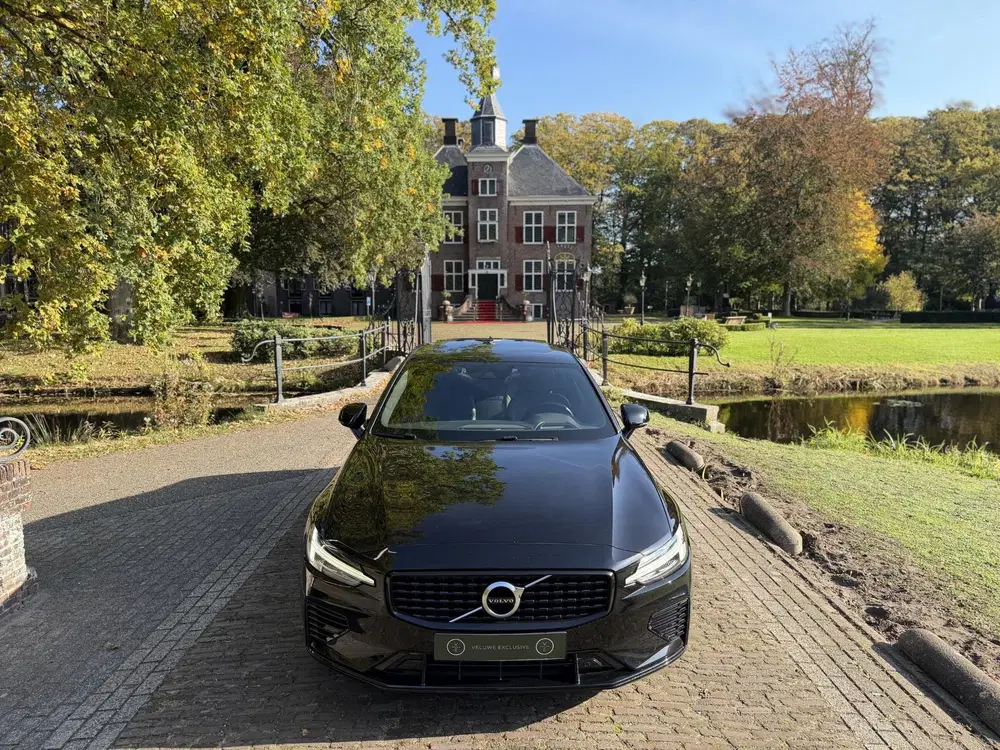 Volvo S60 2.0 T8 AWD Twin Engine R-Design uit 2020, foto 3
