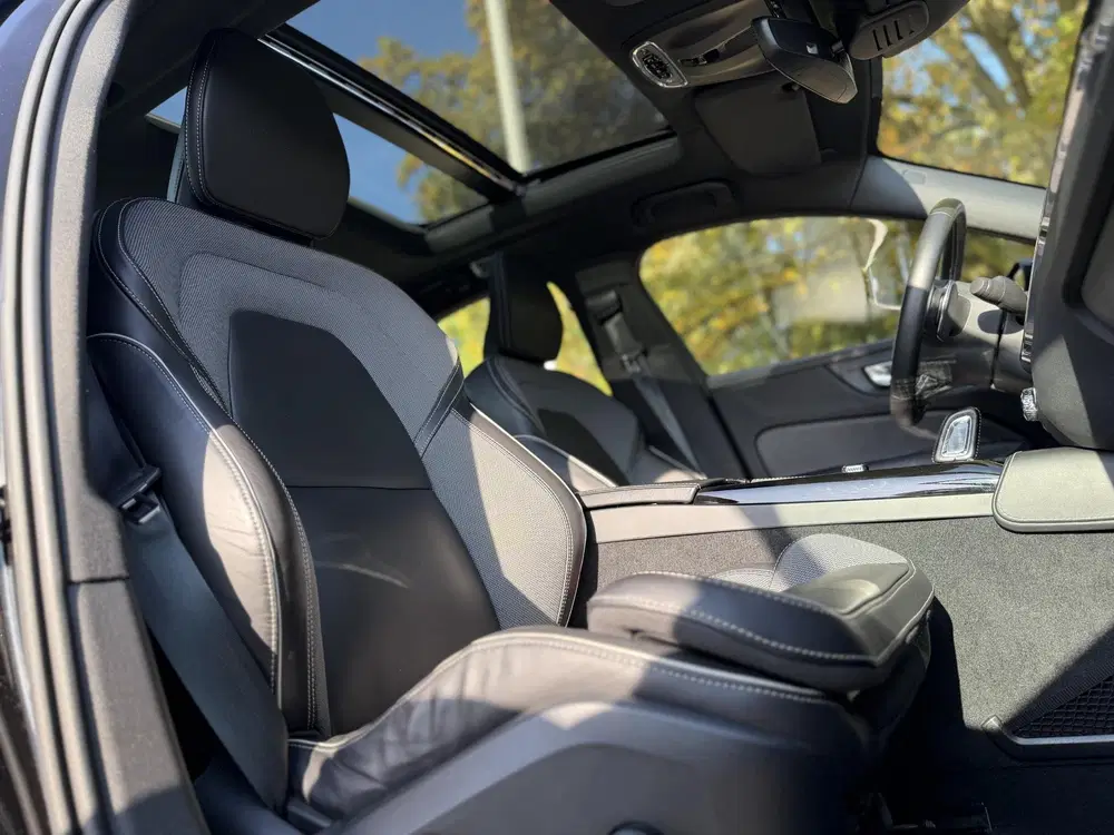 Volvo S60 2.0 T8 AWD Twin Engine R-Design uit 2020, foto 6