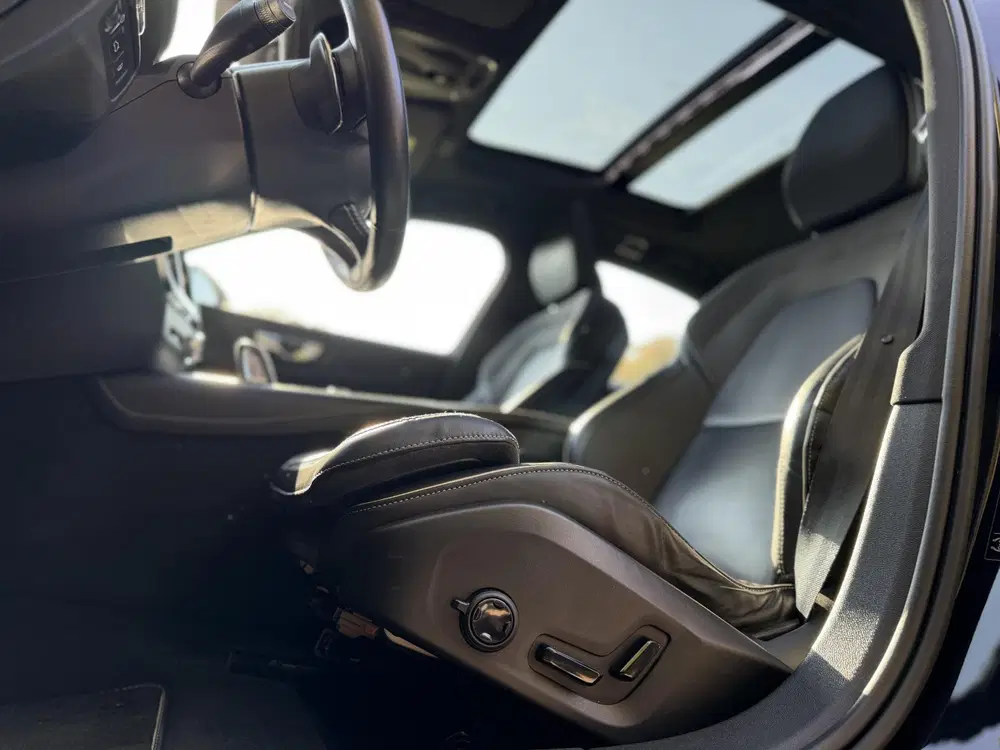 Volvo S60 2.0 T8 AWD Twin Engine R-Design uit 2020, foto 7