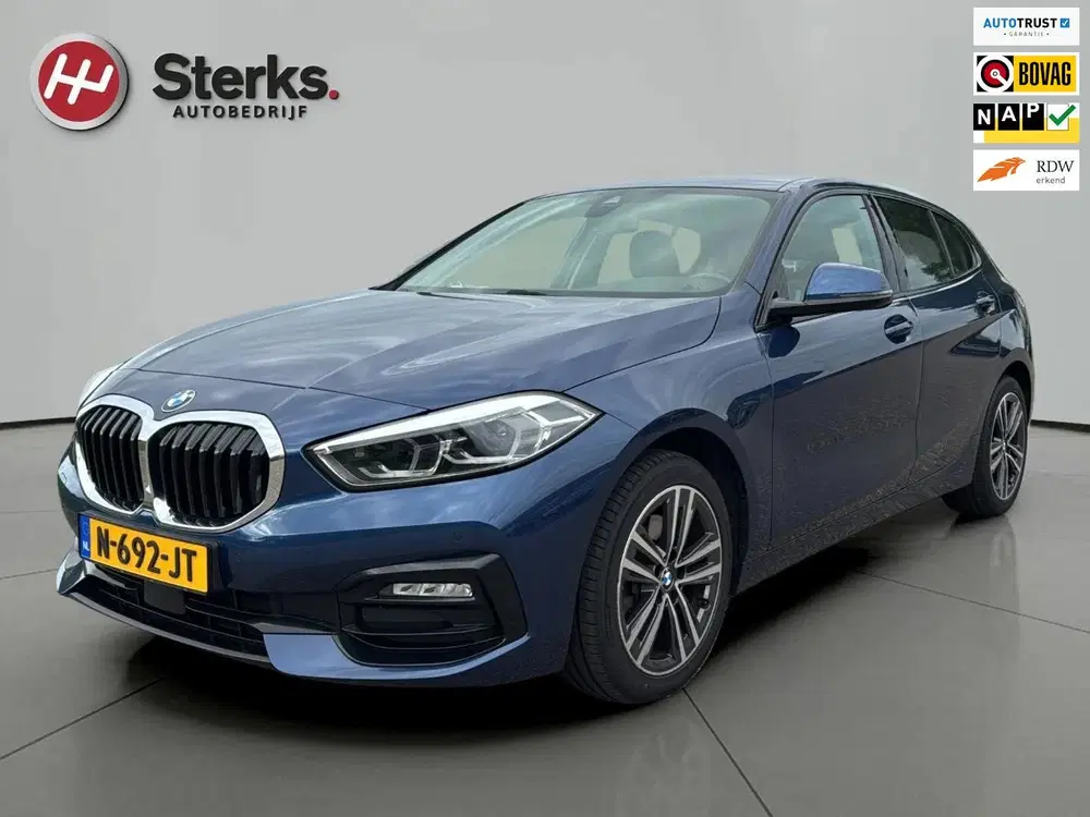 BMW 1-serie 118i Business Edition SPORT LINE HALF LEDE uit 2021