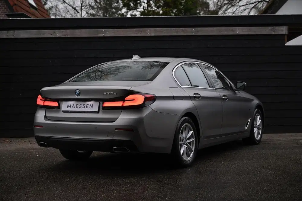 BMW 5-serie 530e Business Edition Plus NL Auto uit 2021, foto 3