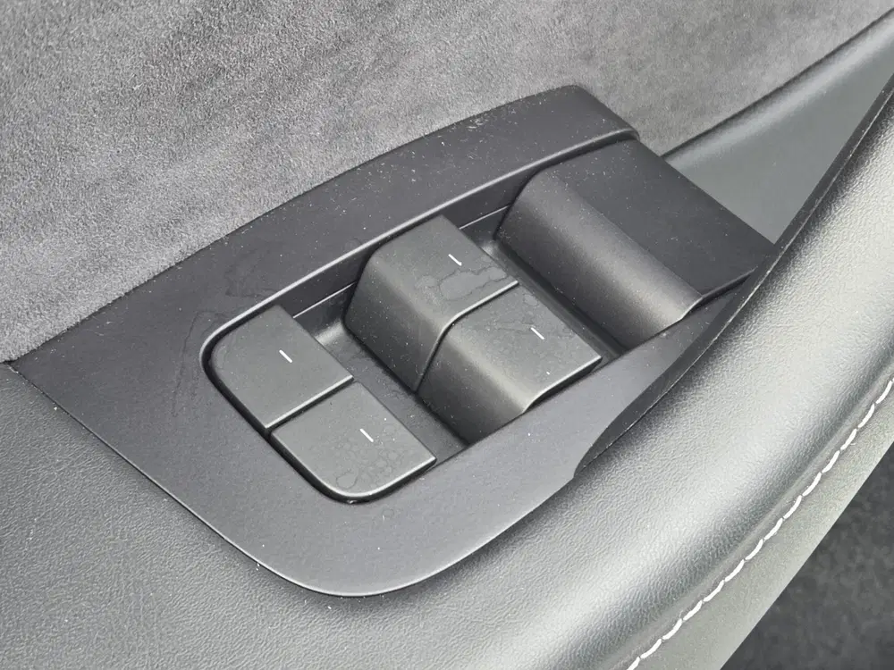 Tesla Model Y Performance AWD 75kWh uit 2022, foto 10