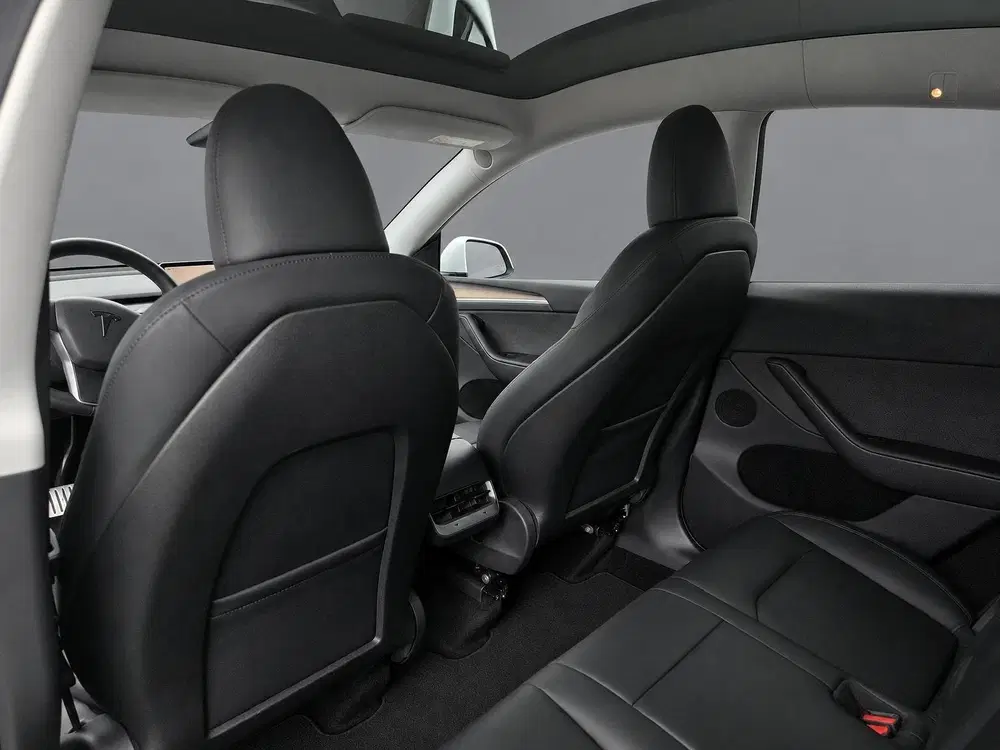 Tesla Model Y Performance AWD 75kWh uit 2022, foto 14