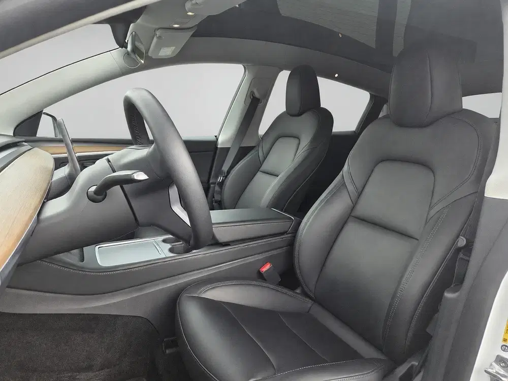 Tesla Model Y Performance AWD 75kWh uit 2022, foto 4
