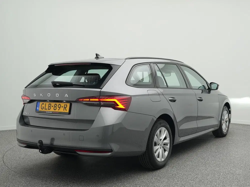 Skoda Octavia 1.5 TSI 115pk MHEV Business Edition uit 2024, foto 2