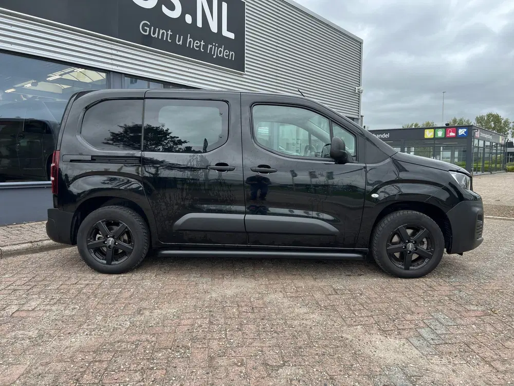 Peugeot Partner 1.5 BlueHDi 130 Automaat (bj 2023) uit 2023, foto 2