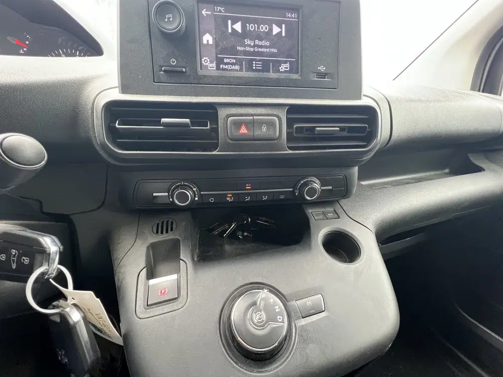 Peugeot Partner 1.5 BlueHDi 130 Automaat (bj 2023) uit 2023, foto 6