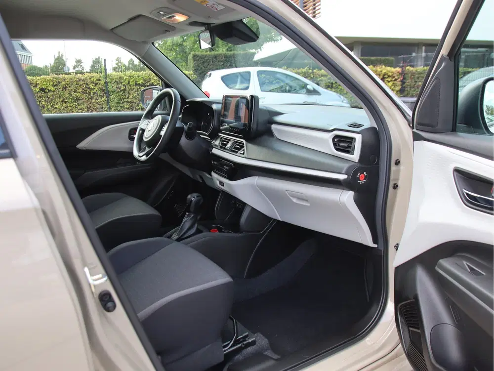 Suzuki Swift 1.2 Select Smart Hybrid Automaat uit 2025, foto 11